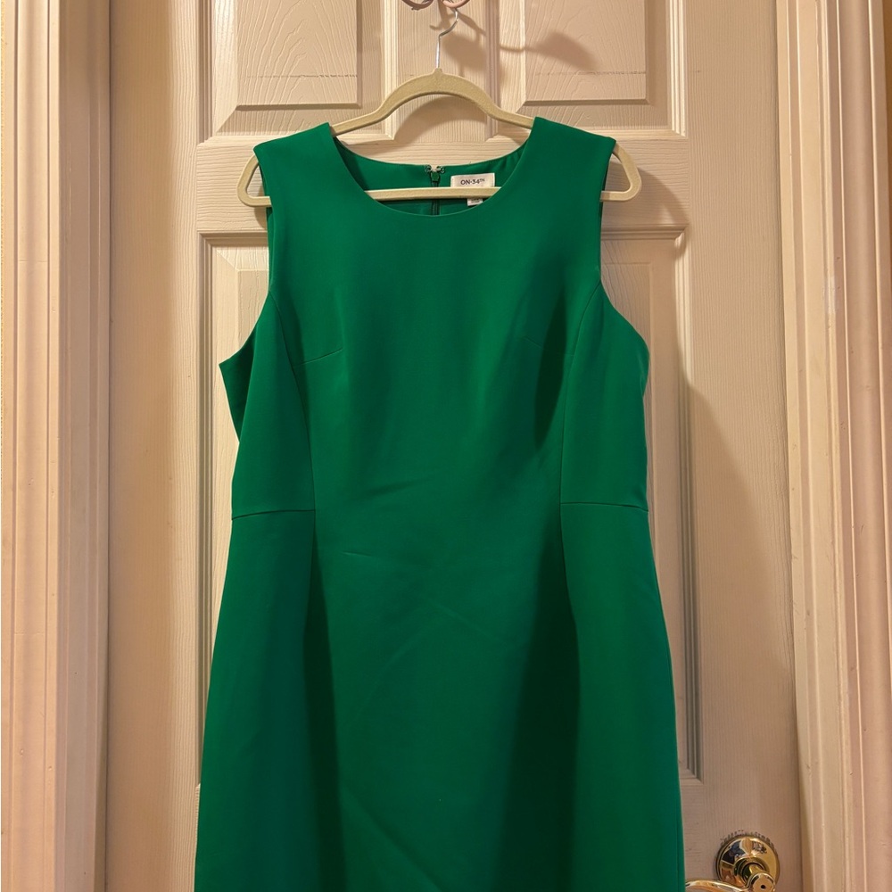 Elegant Green Sleeveless Dress
